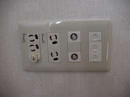 �}���`���f�B�A�R���Z���g