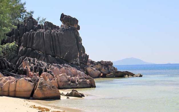 �L���[���[�Y��