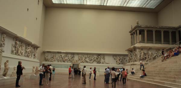 �y���K����������