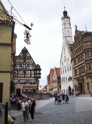 ���[�e���u���O