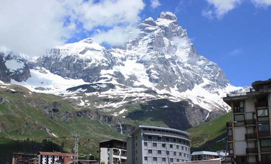 �����e�E�`�F���r�[�m