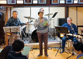 ライブ in 中小路家にて ２枚目