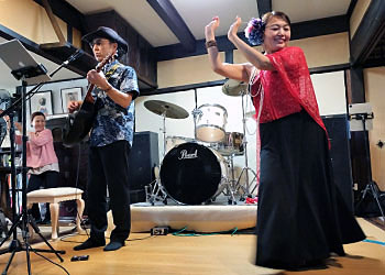 ライブ in 中小路家にて ２枚目