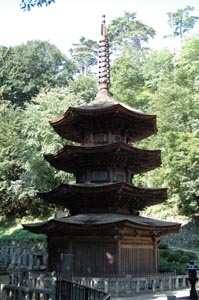 安楽寺八角多宝塔