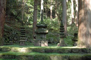 常楽寺石造多宝塔