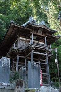 北向き観音の薬師堂
