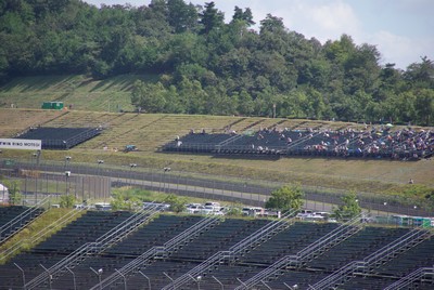 開始まで1時間半でも空席が目立つ