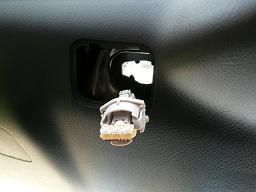 �i���o�[LED��t��