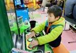 ゲームをする孫ｓ
