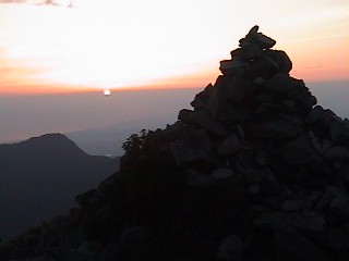 三鈷峰から見る朝日