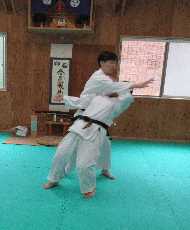 合気道合宿で入り身投げを演武している道場長
