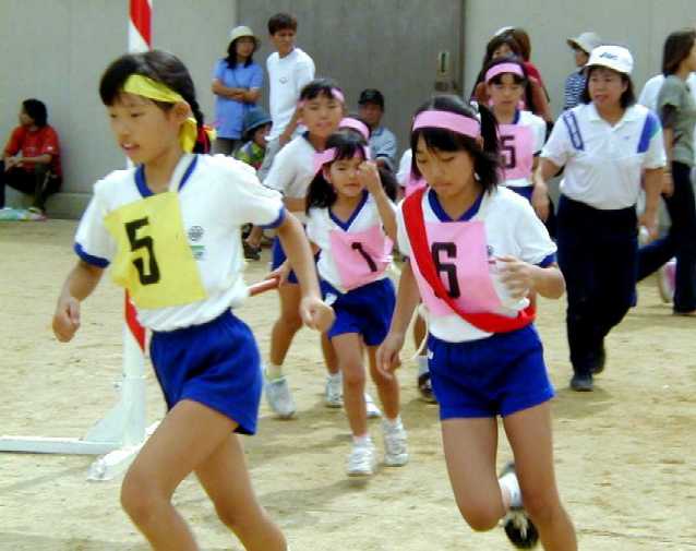 運動会　小学校　女 平成12年度的形小学校運動会