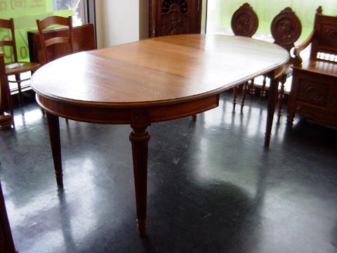 A-02�@�_�C�j���O�e�[�u��