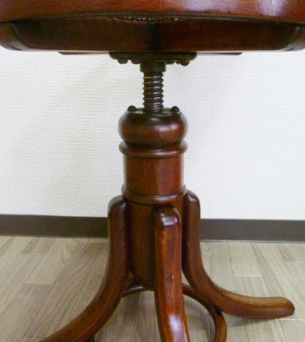 A-10 �r�����[�֎q