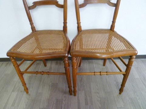 A-11�@���[���`�F�A�[