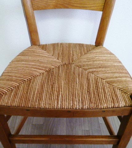 A-19 ���[���`�F�A�[