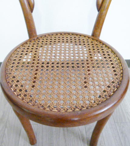 A-23 �q���p�r�X�g���`�F�A�[