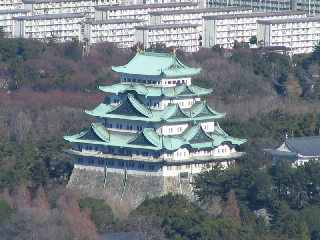 ���É���