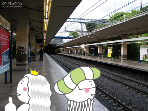 乗り換えた先の地下鉄ピラミデ駅。ここから地下へ下っていくのです〜