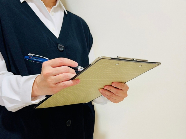 問診票記入の様子