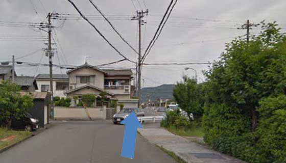 ④　斜め右方向に直進の画像