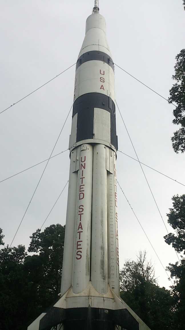 人類初月面着陸したサターン5型ロケットか?