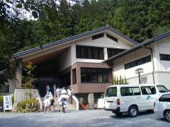 こちらは、本館です。露天風呂コースの場合にはここの大浴場は入れません。日帰りコースだと、本館の大浴場と露天風呂に入れます。