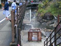 湯筒です。温泉卵が12〜3分でできる。