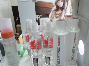 インターネットでも売り切れが続出の人気のPaul Mitchell(ポールミッチェル)のヘアスカルプティングローションや ウエラ ブリリアンス カラーリペアリッチ（Color repair rich）など ウエラ（WELLA）のよりすぐりの髪にやさしいヘアケアアイテムを各種取り扱っております。