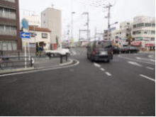 長瀬駅前交差点の写真