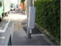 ガスト近大前店付近の歩道の写真2枚目