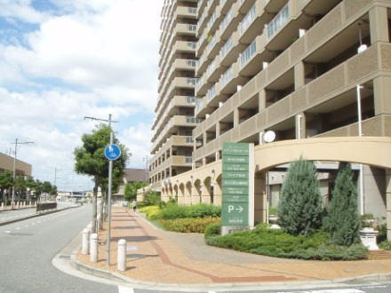 Entrance  of  O's  Town  Medical  Mall    