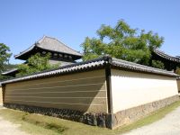 正面に階段があるから「戒壇院」ではありませんよ〜。