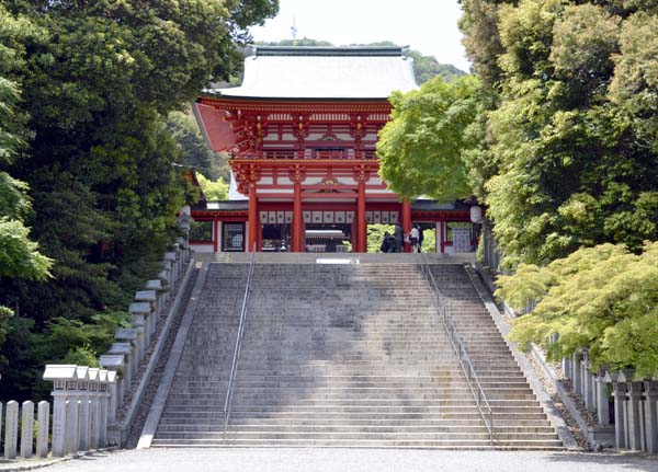 近江神宮・楼門: 【滋賀県観光おすすめスポット】~琵琶湖の風景写真もササッと スマートフォン専用