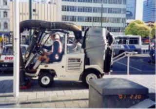 クライストチャーチの街を掃除する専用車