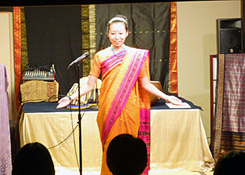 南インド古典舞踊とシタール・タブラー演奏にて ５枚目