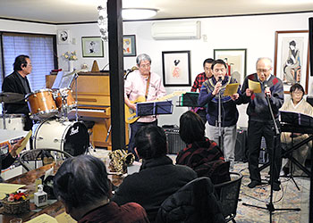 おやじバンドライブ in 中小路家にて ６枚目