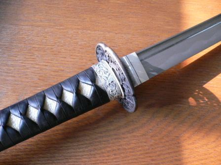愛用の刀。刃渡り、二尺三寸五分(約70p)、鹿児島産でごわす。