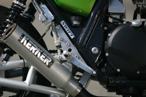 SWIFT（スイフト）ZRX1200R、ZRX1100R小型タンデムステップキット新品 POSH ZRX1200⁄ZRX1100⁄ZRX400 LEDテールランプユニット(スモーク