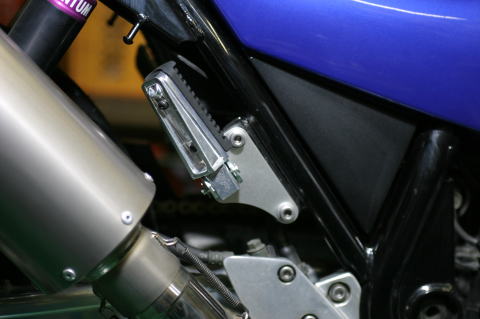 ＸＪＲ1200　ＸＪＲ1300　社外ショートタンデムステップ　中古 ウェビックガレージセール | ☆ M1良品♪XJR1200⁄XJR1300 ヨシムラ