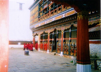 �p���E�]��