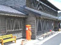 増毛町の造り酒屋国稀の店舗前