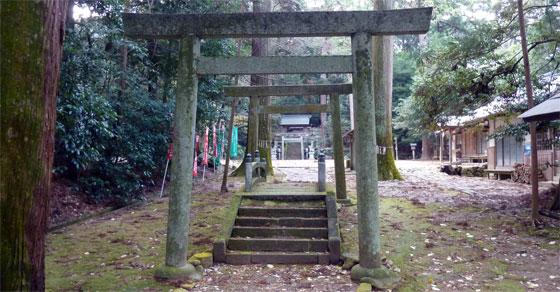 阿射加神社（小阿坂）