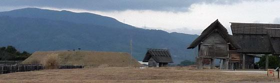 吉野ヶ里遺跡北墳丘墓と立柱