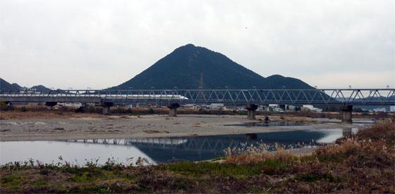 三上山と新幹線