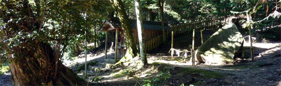 白鬚神社岩戸社