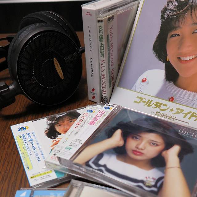 調査対象の曲のCDたち