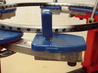 ガット張り機HandsWin(ハンズウィン)でガットを張る