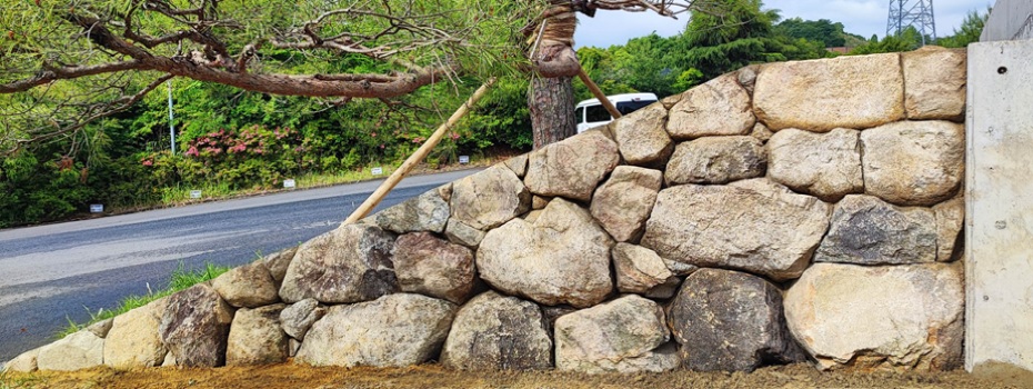 割石できれいな石積み施工例 滋賀県日野町