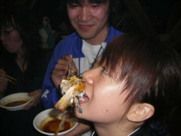 って、おい、鼻から食ってるぞ鼻から・・・GO!娘台無し〜('A`)